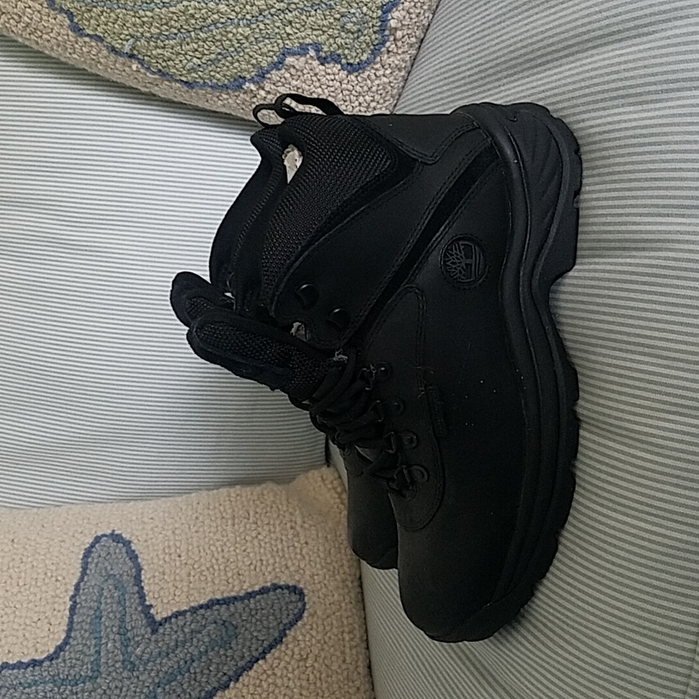 Timberland whiteledge. Never worn. But tags were taken off. Waterproof!